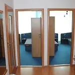 Sd Jedlikova 9 Hostel *