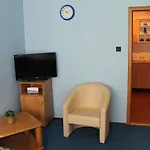 Sd Jedlikova 9 Hostel *
