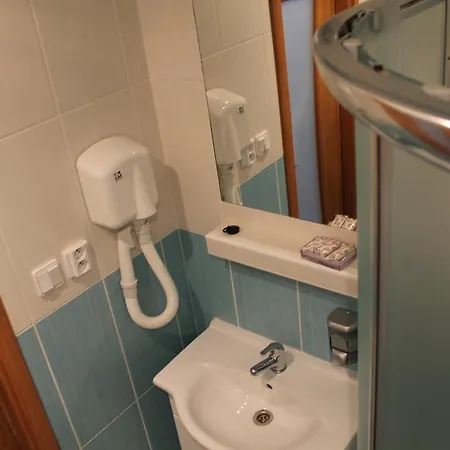 Sd Jedlikova 9 Hostel